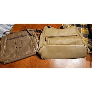 Lot of 2 Beige Ladies Handbags (573)